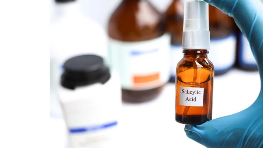 Kwas salicylowy – największy sprzymierzeniec skóry tłustej i trądzikowej